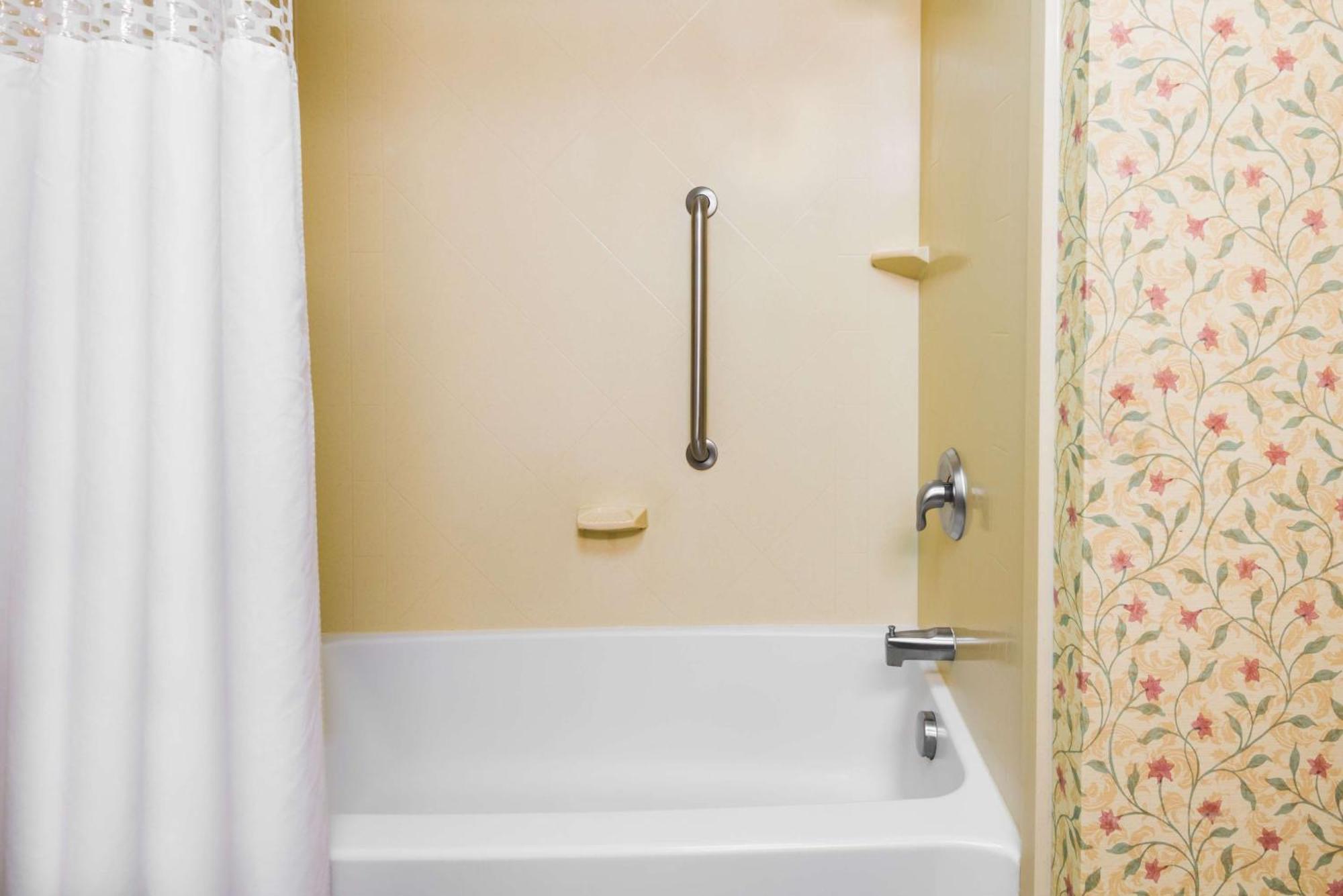 Hampton Inn & Suites Columbus Polaris Bagian luar foto
